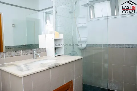 Casa de 6 dormitorios en Pattaya, Tailandia № 212588 - foto 16