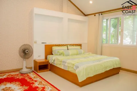 Casa de 6 dormitorios en Pattaya, Tailandia № 212588 - foto 13