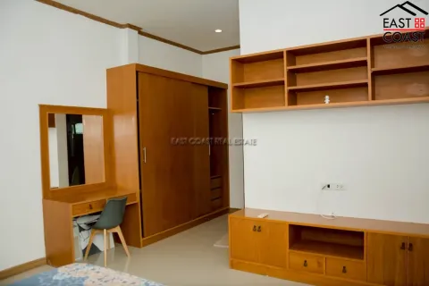 Casa de 6 dormitorios en Pattaya, Tailandia № 212588 - foto 5