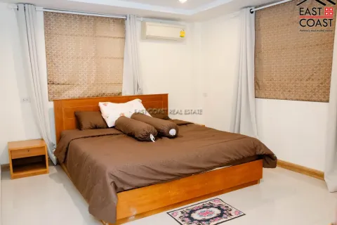 Casa de 6 dormitorios en Pattaya, Tailandia № 212588 - foto 28