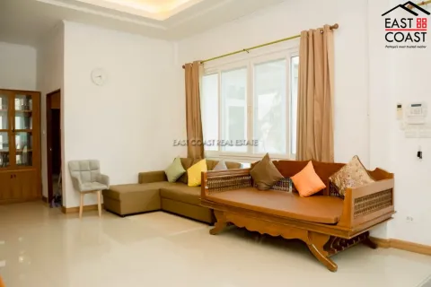 Casa de 6 dormitorios en Pattaya, Tailandia № 212588 - foto 8