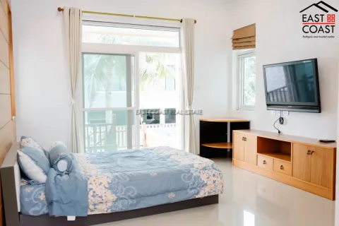 Casa de 6 dormitorios en Pattaya, Tailandia № 212588 - foto 17