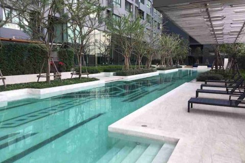 Condo in Bangkok, Thailand, 1 bedroom  № 183391 - photo 2