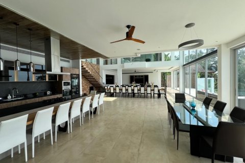 Villa in Phuket, Thailand 8 bedrooms № 169553 - photo 7