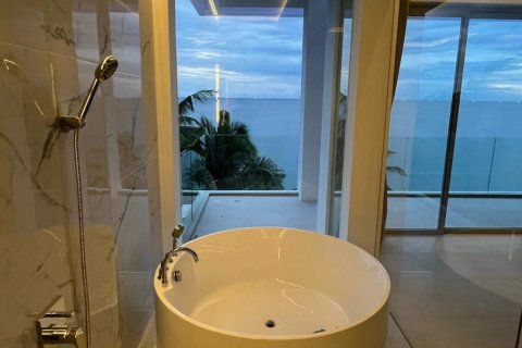 Villa in Phuket, Thailand 8 bedrooms № 169553 - photo 28