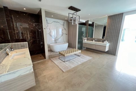 Villa in Phuket, Thailand 8 bedrooms № 169553 - photo 13