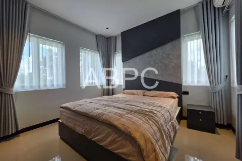 Casa de 5 dormitorios en Pattaya, Tailandia № 210938 - foto 4