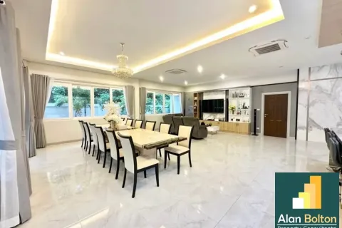 Casa de 6 dormitorios en Pattaya, Tailandia № 210939 - foto 5