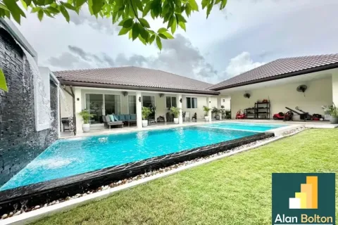 Casa de 6 dormitorios en Pattaya, Tailandia № 210939 - foto 18