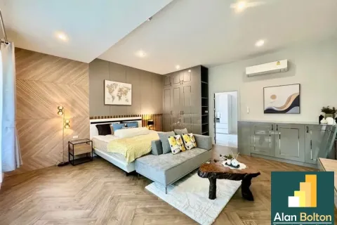 Casa de 6 dormitorios en Pattaya, Tailandia № 210939 - foto 8