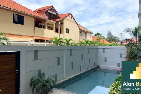 Condominio de 2 dormitorios en Jomtien Beach, Pattaya, Tailandia № 210941 - foto 2
