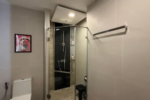 Condominio de 2 dormitorios en Jomtien Beach, Pattaya, Tailandia № 210941 - foto 26