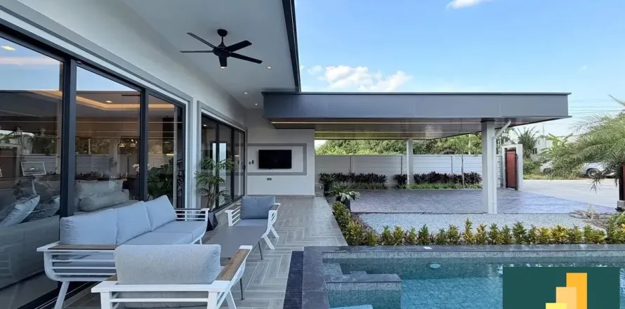 Casa de 3 dormitorios en Pattaya, Tailandia № 210942