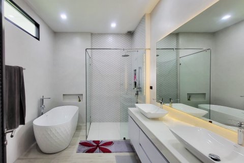 Villa in Phuket, Thailand 4 bedrooms № 139432 - photo 16