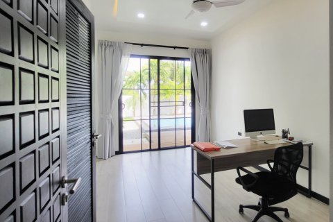 Villa in Phuket, Thailand 4 bedrooms № 139432 - photo 23