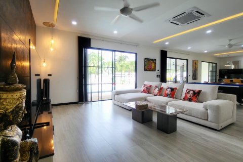 Villa in Phuket, Thailand 4 bedrooms № 139432 - photo 24