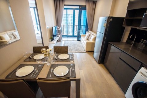 Кондоминиум с 2 спальнями в Ваттхане, Бангкок, Таиланд № 136850 - фото 2