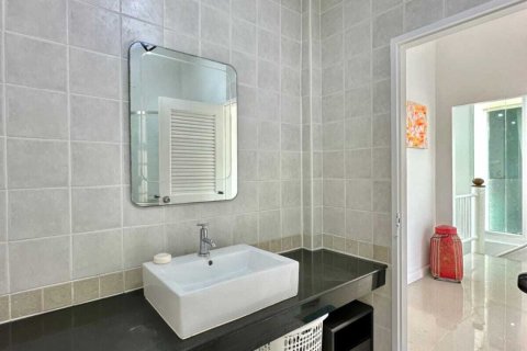 Villa in Phuket, Thailand 3 bedrooms № 148868 - photo 20