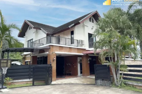 House in Pattaya, Thailand 4 bedrooms № 211770