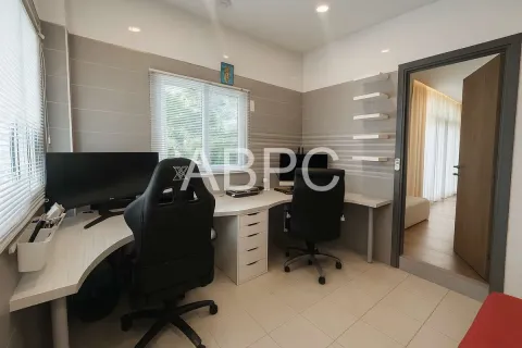 Casa de 4 dormitorios en Pattaya, Tailandia № 211769 - foto 12