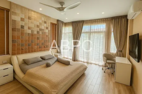 Casa de 4 dormitorios en Pattaya, Tailandia № 211769 - foto 7