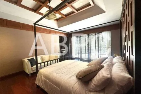 Casa de 4 dormitorios en Pattaya, Tailandia № 211764 - foto 18
