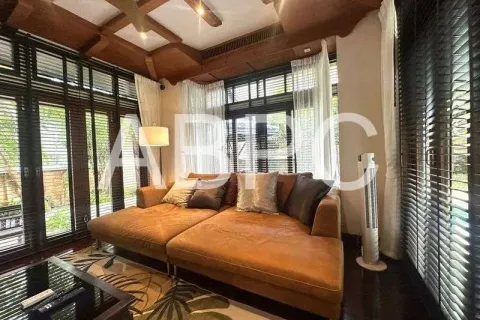 Casa de 4 dormitorios en Pattaya, Tailandia № 211764 - foto 8