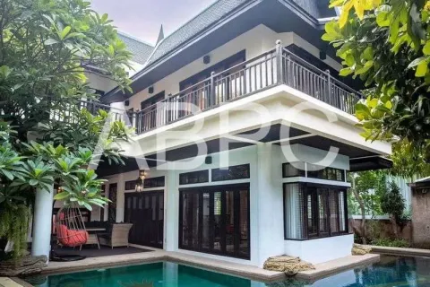 Casa de 4 dormitorios en Pattaya, Tailandia № 211764 - foto 20