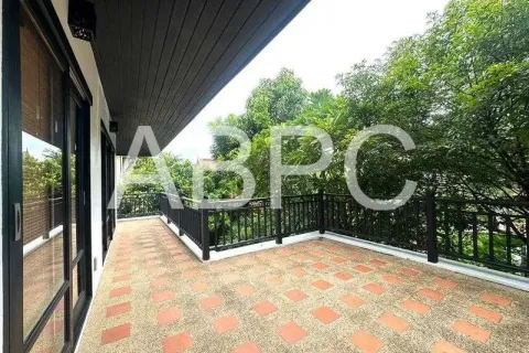 Casa de 4 dormitorios en Pattaya, Tailandia № 211764 - foto 9