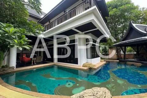 Casa de 4 dormitorios en Pattaya, Tailandia № 211764 - foto 19