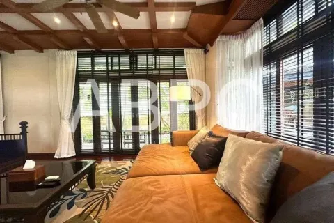 Casa de 4 dormitorios en Pattaya, Tailandia № 211764 - foto 7