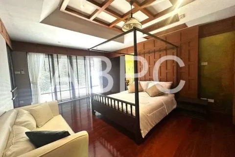 Casa de 4 dormitorios en Pattaya, Tailandia № 211764 - foto 13