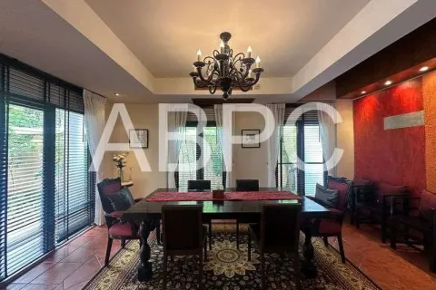 Casa de 4 dormitorios en Pattaya, Tailandia № 211764 - foto 14