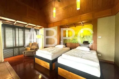 Casa de 4 dormitorios en Pattaya, Tailandia № 211764 - foto 12