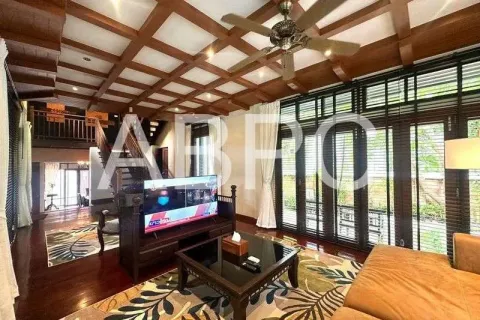 Casa de 4 dormitorios en Pattaya, Tailandia № 211764 - foto 5