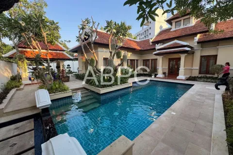 Casa de 2 dormitorios en Pattaya, Tailandia № 211767 - foto 12