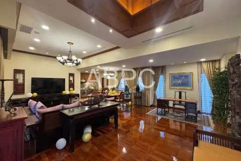 Casa de 2 dormitorios en Pattaya, Tailandia № 211767 - foto 14