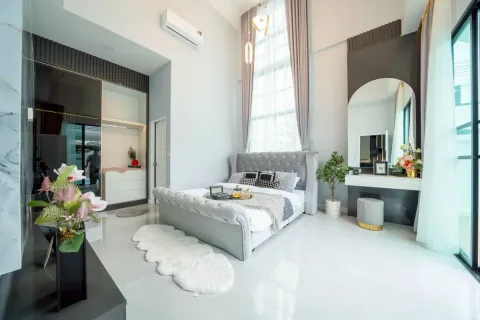 Casa de 4 dormitorios en Pattaya, Tailandia № 211766 - foto 14