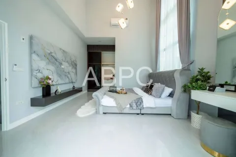 Casa de 4 dormitorios en Pattaya, Tailandia № 211766 - foto 6
