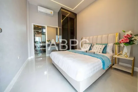 Casa de 4 dormitorios en Pattaya, Tailandia № 211766 - foto 11