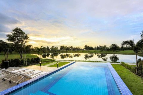 Villa in Hua Hin, Thailand 4 bedrooms № 166457 - photo 29