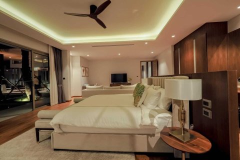 Villa in Bang Tao, Thailand 4 bedrooms № 166415 - photo 10
