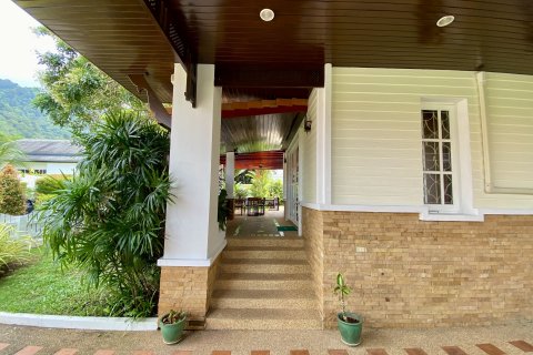 Villa in Kathu, Thailand 3 bedrooms № 145506 - photo 4