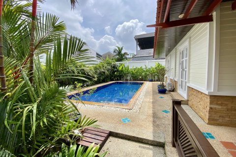 Villa in Kathu, Thailand 3 bedrooms № 145506 - photo 11