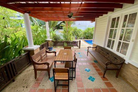 Villa in Kathu, Thailand 3 bedrooms № 145506 - photo 5