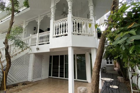 Townhouse in Bangkok, Thailand 4 bedrooms № 178960 - photo 3