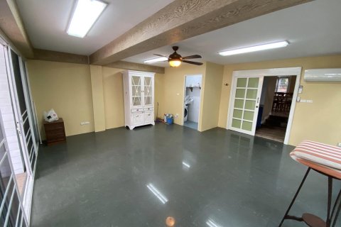 Townhouse in Bangkok, Thailand 4 bedrooms № 178960 - photo 28