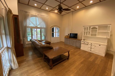 Townhouse in Bangkok, Thailand 4 bedrooms № 178960 - photo 9
