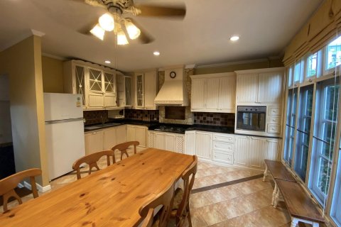 Townhouse in Bangkok, Thailand 4 bedrooms № 178960 - photo 30