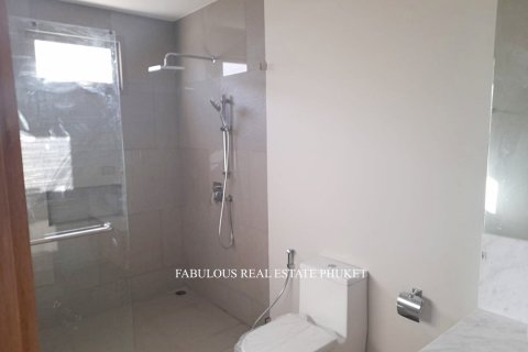 Villa in Bang Tao, Thailand 3 bedrooms № 179634 - photo 16